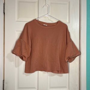 rusty/peach cropped sweater t-shirt